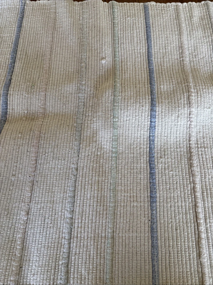 "Alfombra tejida vintage con flecos 35x21"" blanca con rayas azules, verdes, rosas" Foto 4 de 4