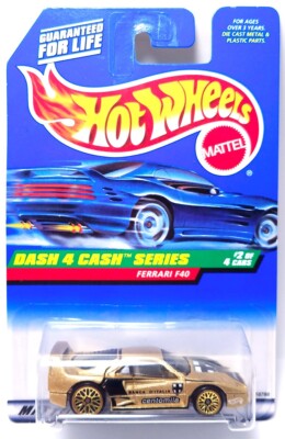 Hot Wheels 1998 #722 Dash 4 Cash Ferrari F40 Gold Metal/Metal 1:64