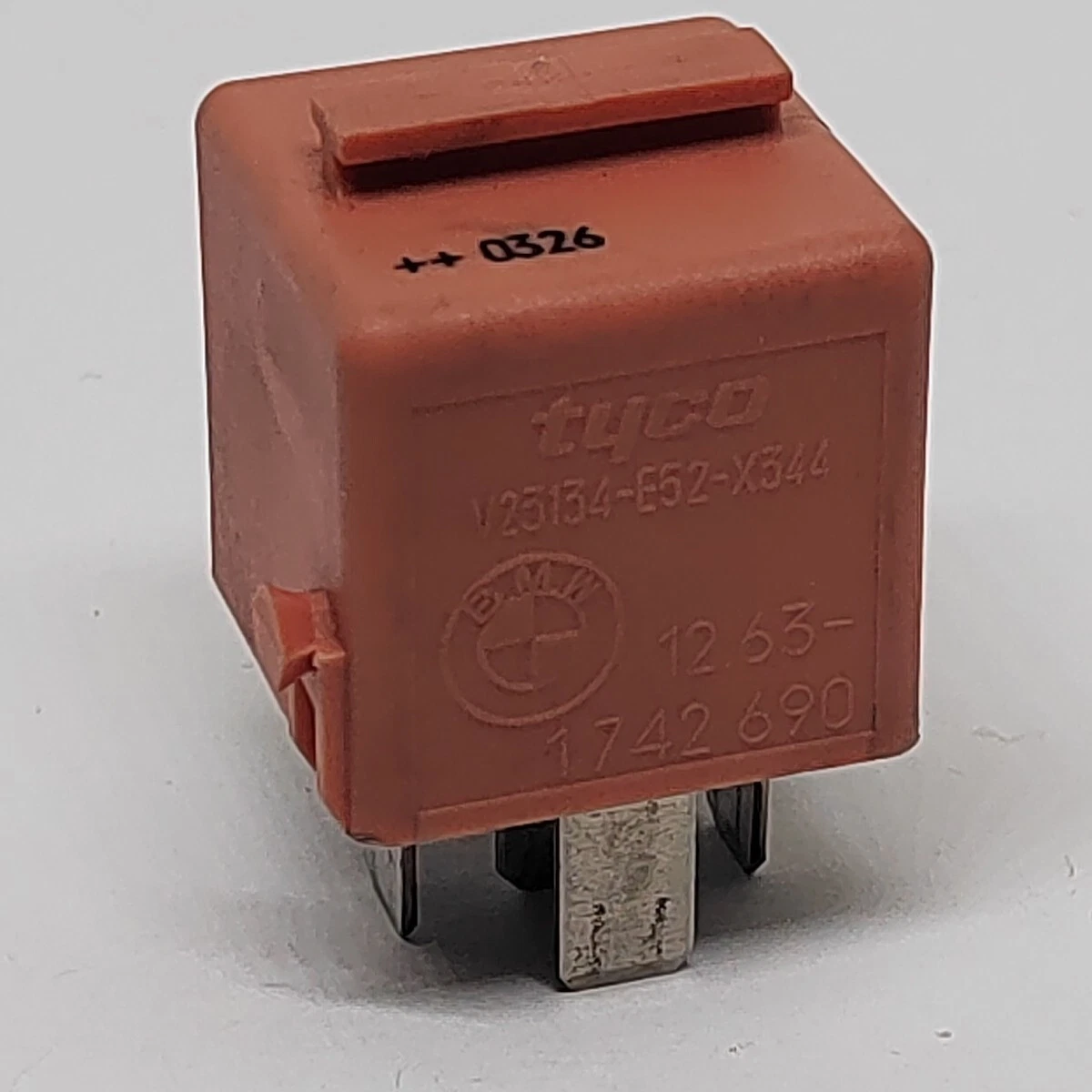 Original BMW Salmon 12 Volt Auto Relay 12631742690 Tyco V23134-E52 