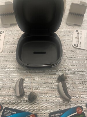 hearing aids used pairs Used WIDEX Unique Fusion 110 used for 3 years
