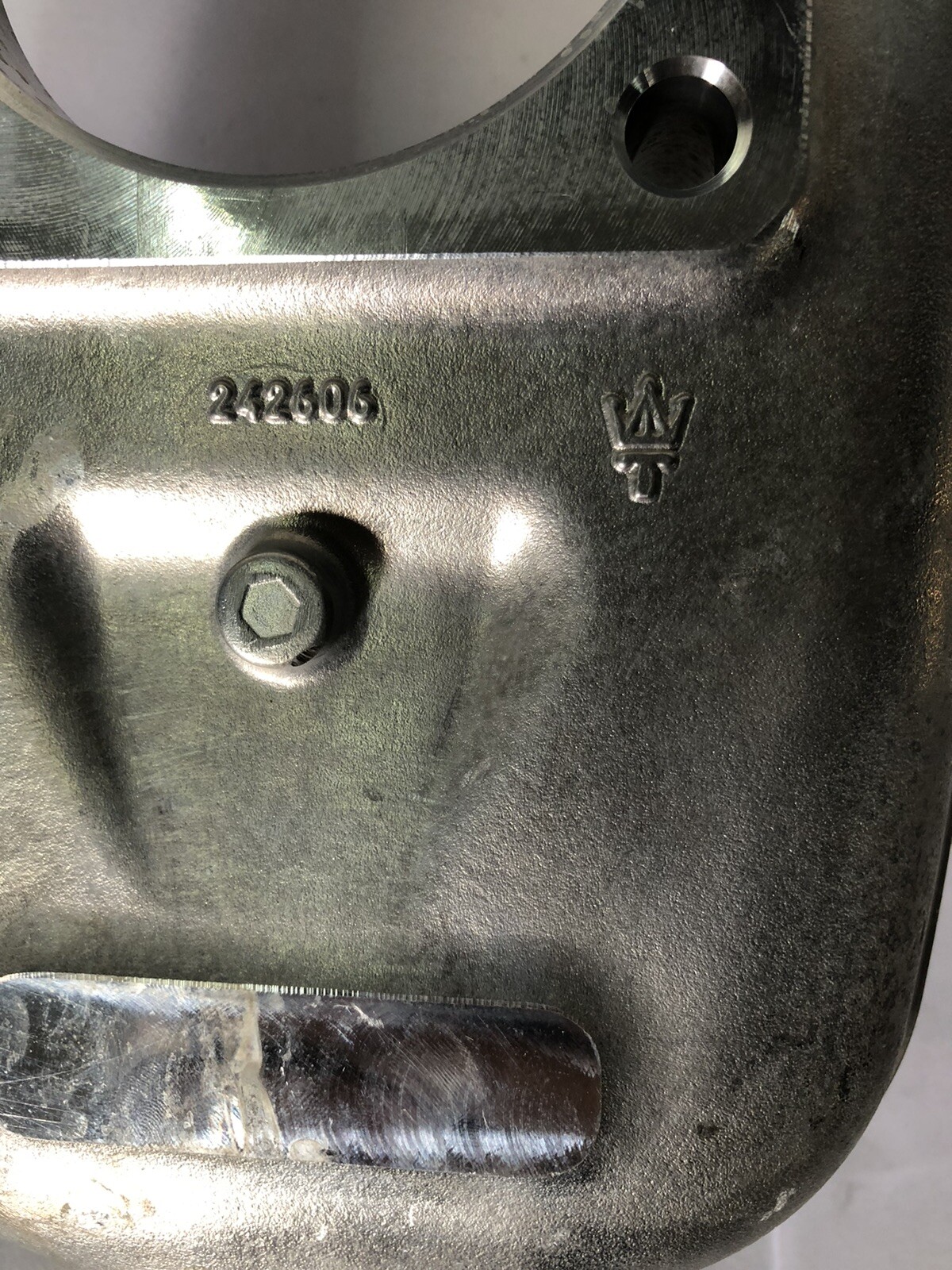 2007 - 2017 Maserati Grandturismo Quattroporte Front LH Spindle Knuclke 