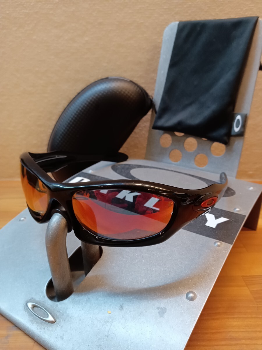 oakley monster dog ducati