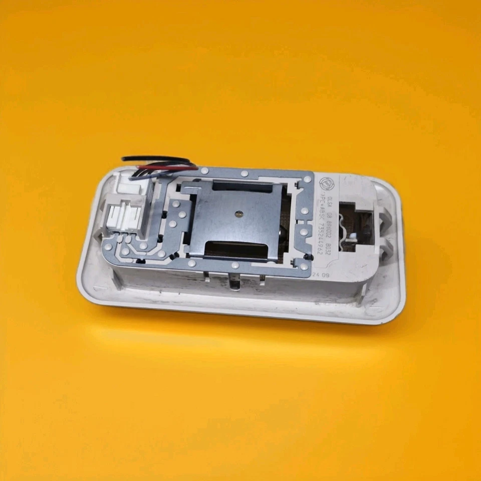 GENUINA FIAT 500 PUNTO DOBLO INTERIOR LÁMPARA DE TECHO DELANTERA 735244962  Foto 2 de 2