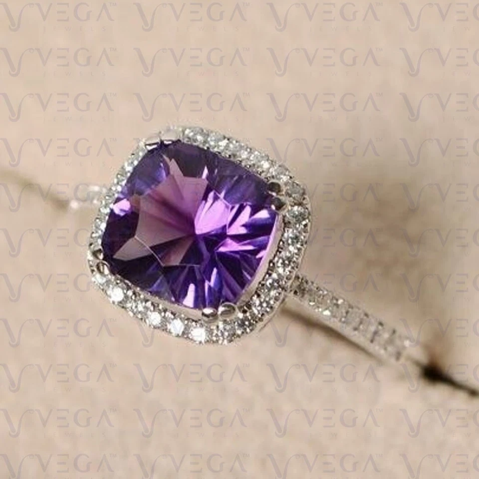 Anillo de mujer enchapado en oro blanco de 18 quilates de amatista natural y diamantes talla cojín de 4,30 quilates Foto 4 de 4
