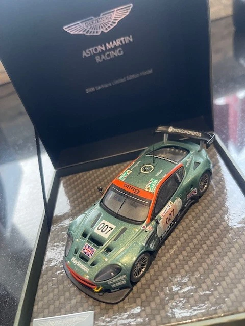 Voitures des 24 Heures du Mans miniatures IXO sous boîte fermée