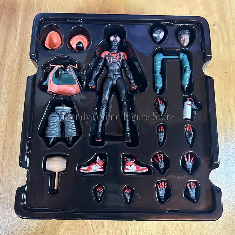 Sentinel SV Action Miles Morales 13cm poseable accessories Into