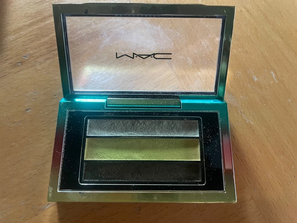 MAC Veluxe Pearlfusion Shadow *GREEN CLEAN*(2g/0.07oz)  Top Zustand :)  - Bild 3 von 3