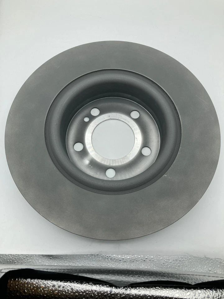 Rotor de freno de disco Brembo 08.D530.13 para Mercedes-Benz C300 17-18 Foto 3 de 4