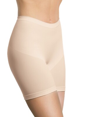 Compression shorts silhouette with shaping effect