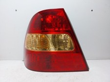 TOYOTA COROLLA RHD 2004 RÜCKLEUCHTE / RÜCKLEUCHTE AN KAROSSERIE (BEIFAHRERSEITE)