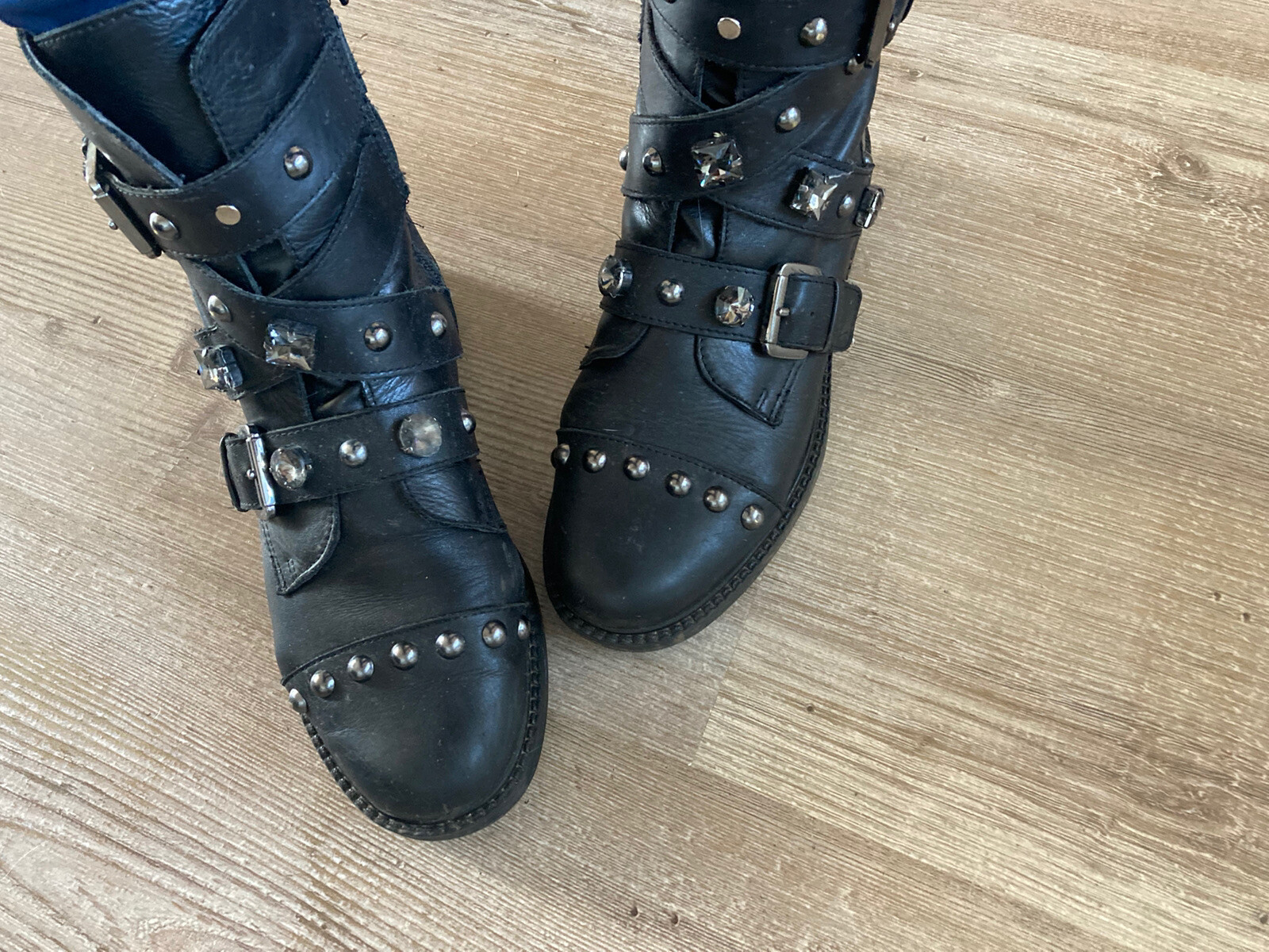 carvela toy boots