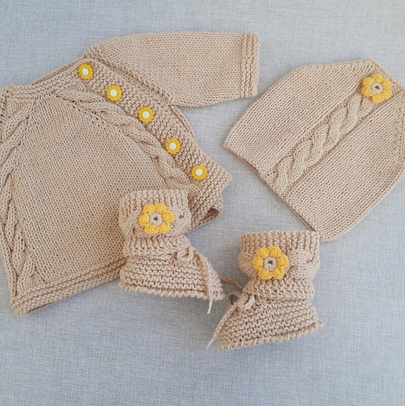 hand knitted baby girl coming home outfit,newborn flowers hat, Ukraine knitting image 4
