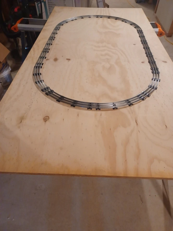 O GAUGE Tubular Steel Track O-36 Curve Oval Layouts - Power Source & Lock-Ons - Image 3 of 4