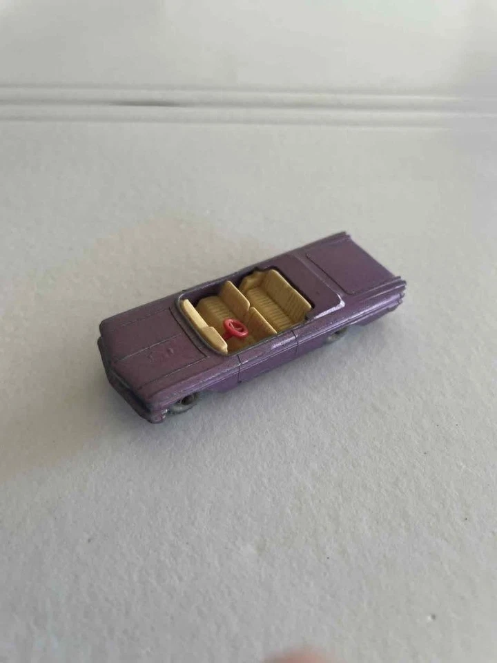 MATCHBOX LESNEY SERIES MB39 PONTIAC CONVERTIBLE IN VERY GOOD ORIGINAL CONDITION - Image 2 of 4