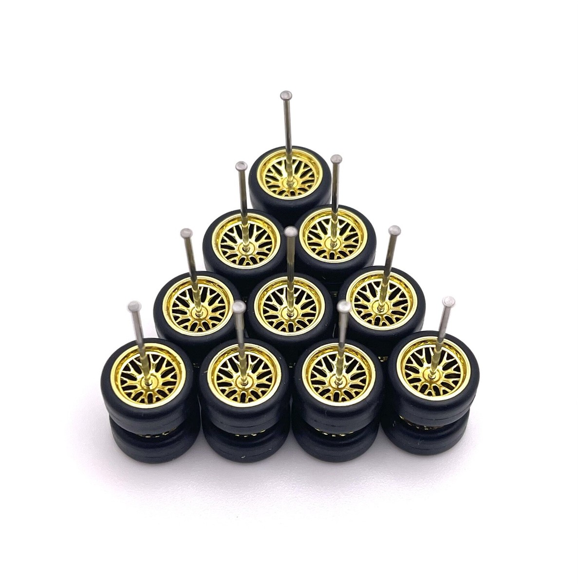 Autocarro Semirimorchio In Sosta. Pneumatici Per Ruote Autocarri Gomma Logistica Del Trasporto Merci Image265648835 - Foto 6