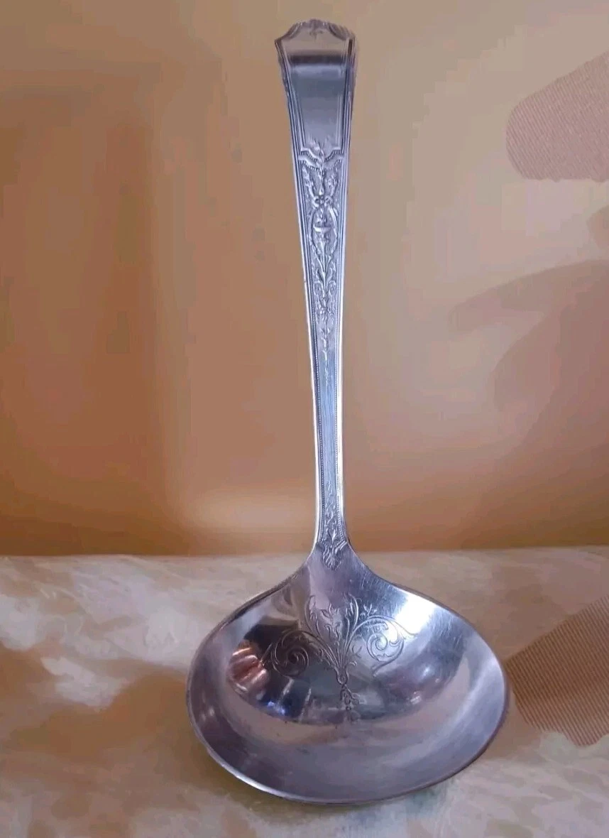 1847 ROGERS BROS 1924 Silverplate Ornate "ANCESTRAL" Flatware Gravy Soup Ladle