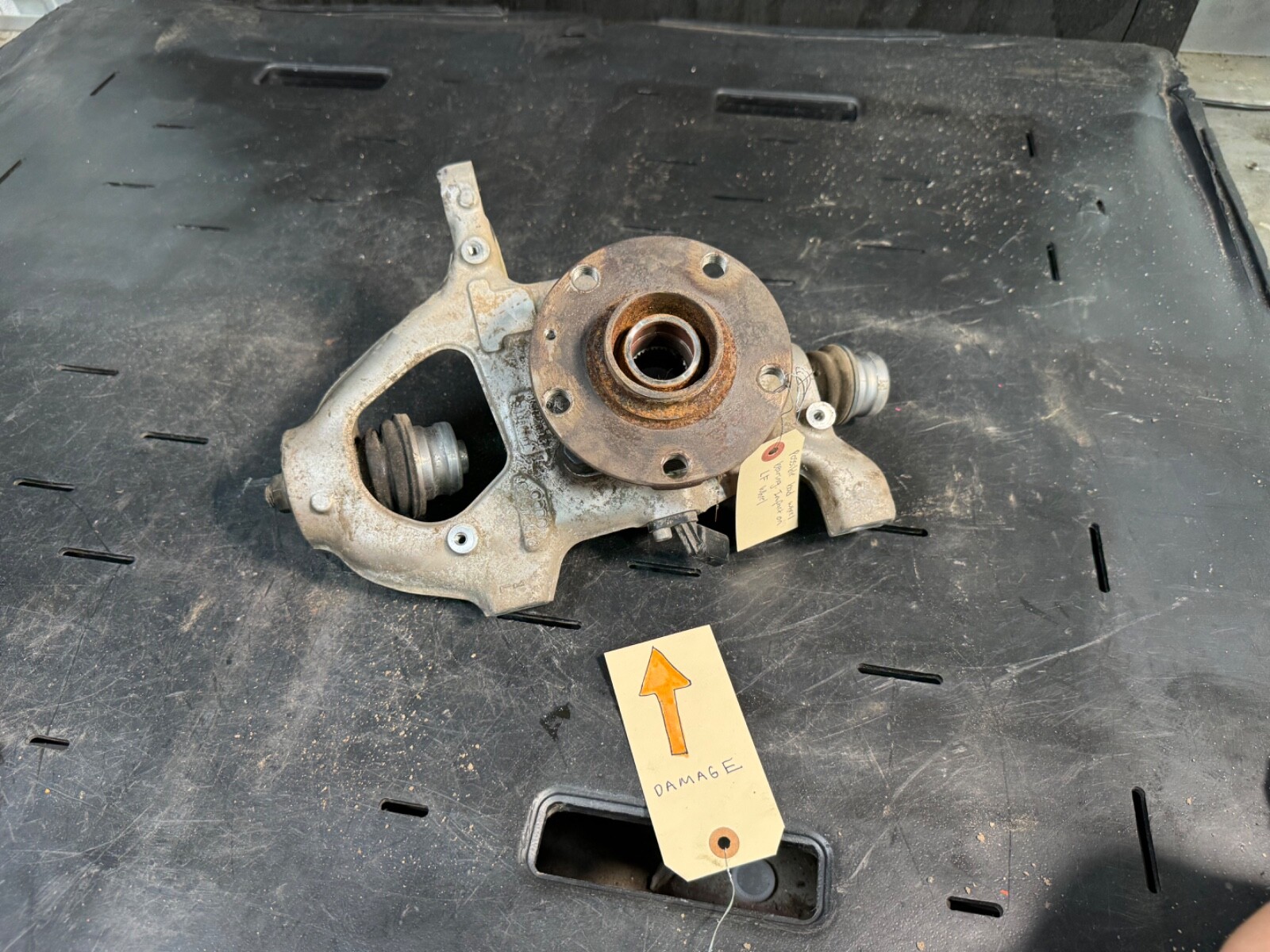 17-23 AUDI R8 V10 FRONT LEFT KNUCKLE SPINDLE WHEEL CARRIER | IMPACT/DAMAGE