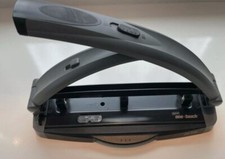 STAPLES ONE-TOUCH ADJUSTABLE 3-HOLE PUNCH 20 SHEET CAPACITY