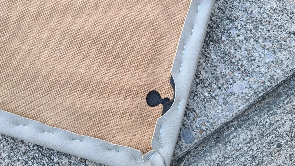 INFINITI QX4 ПЕРЕДНЕЕ СИДЕНЬЕ КРЫШКА ПАНЕЛИ НАЗАД ХРАНЕНИЯ СЛОНОВОЙ КОСТИ ЖЕЛТОВАТО-КОРИЧНЕВЫЙ BIEGE 2001-2003 ОДИН - Изображение 3 из 4