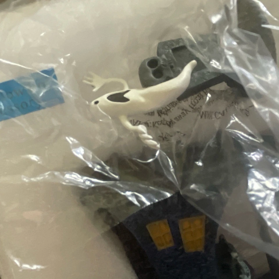 Nightmare Before Christmas Tabletop Tree Coll.~ GUILLOTINE HOUSE & GHOST - BNIB - Image 3 of 4