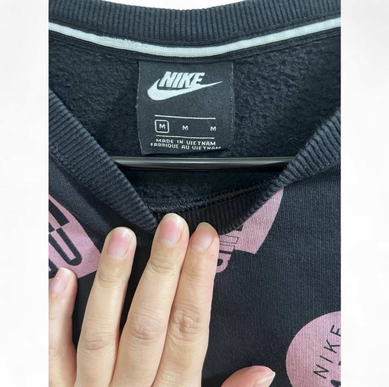 Nike Air Max Black Graphic Print Fleece Sweatshirt Men's Size M thumbnail 4