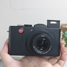 Leica D-LUX 5 10.1MP Compact Digital Camera 3.8x Optical Zoom Built-in Flash