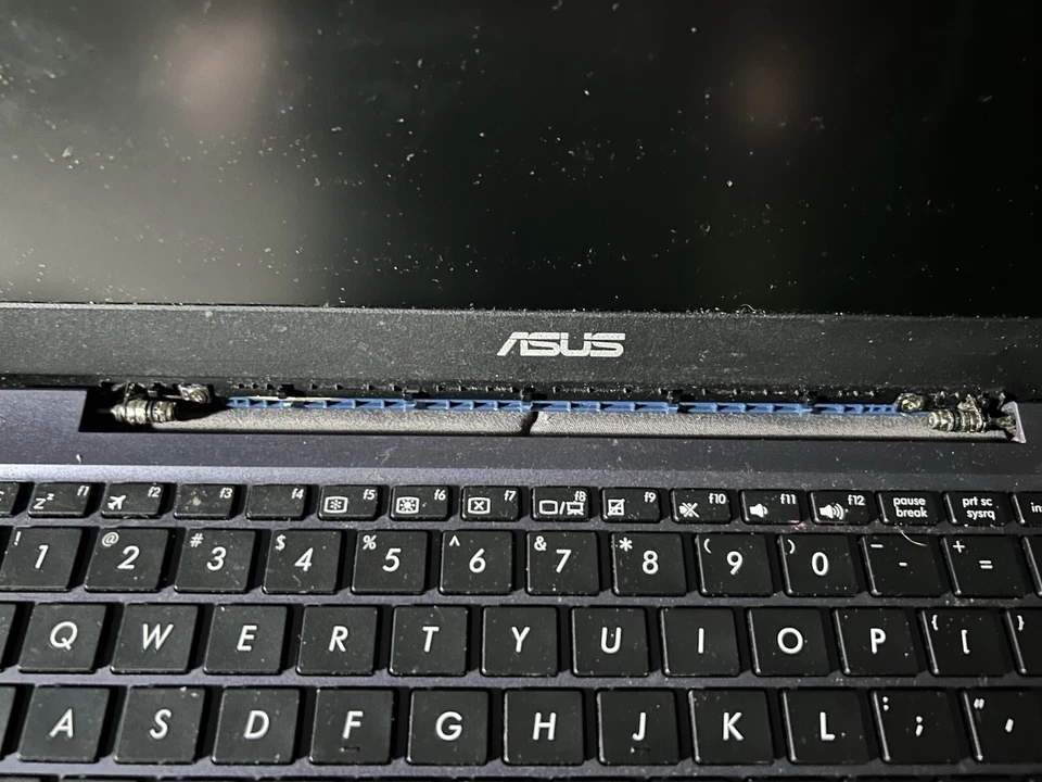 ASUS E203M 11.6 inch (32GB, Intel Celeron N4000, 1.10 GHZ, 2GB) Laptop - Blue - Image 2 of 4