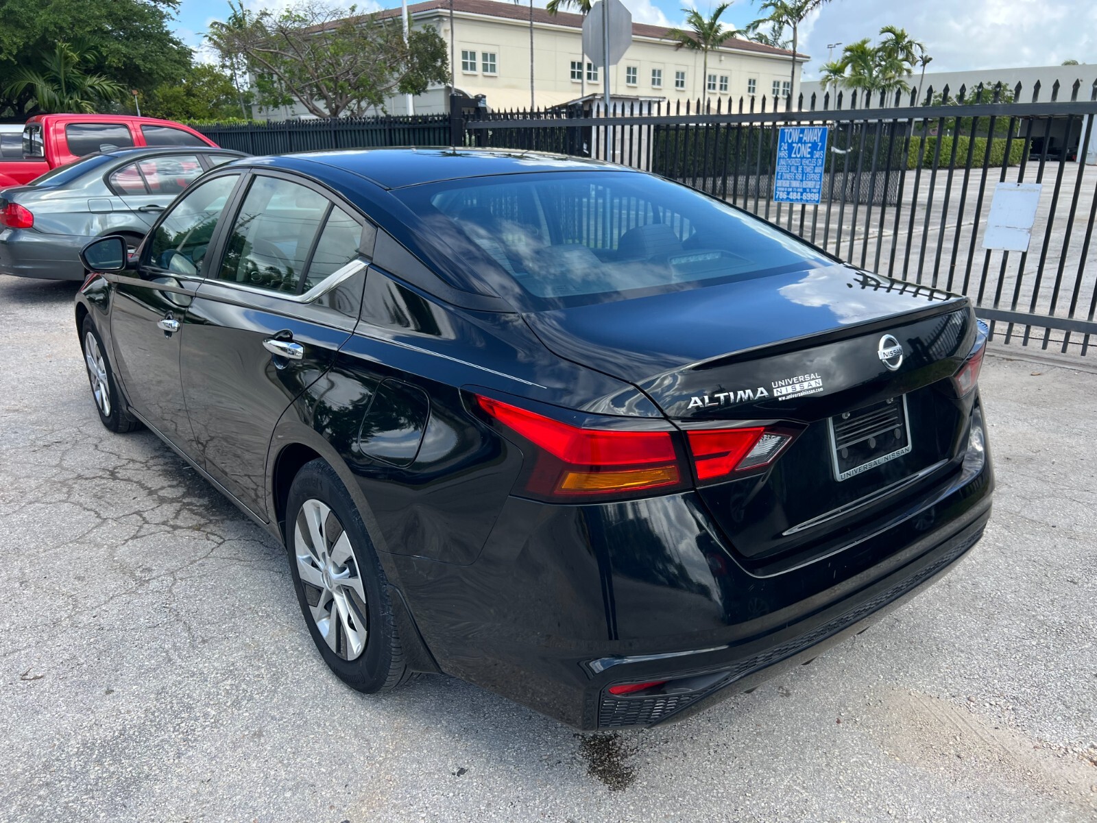 Nissan Altima - Image 5
