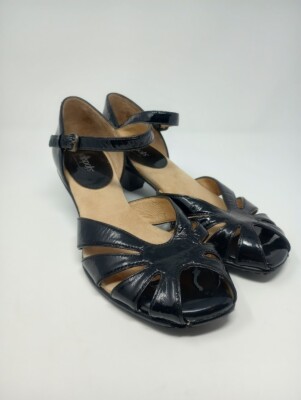 SOFTSPOTS SHOES Women's 8.5 M Black Leather Adjustable Slingback