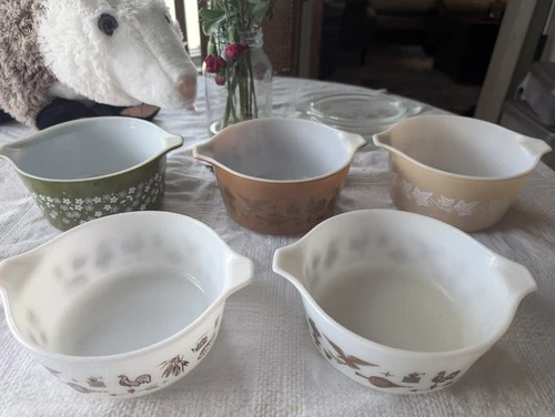 Pyrex Cinderella Casserole dish Lot -  1 Qt. X 3 / 1- 1/2 Pint X 2