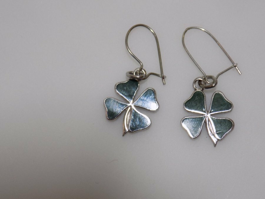 ピアス　No.4814 J234-VINTAGE PIERCED EARRINGS~4 LEAF CLOVERS~DATED~1974-75~1/2