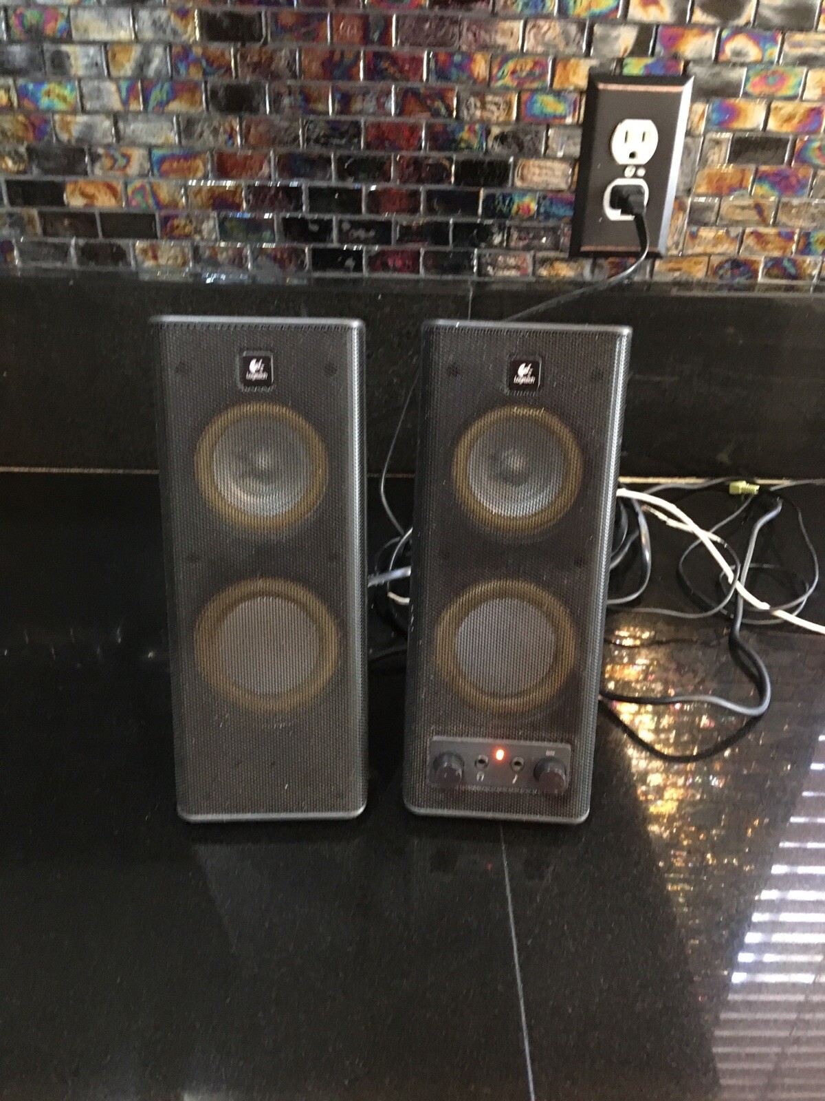 Logitech Computer/Stereo Speakers S0264A (Read Description