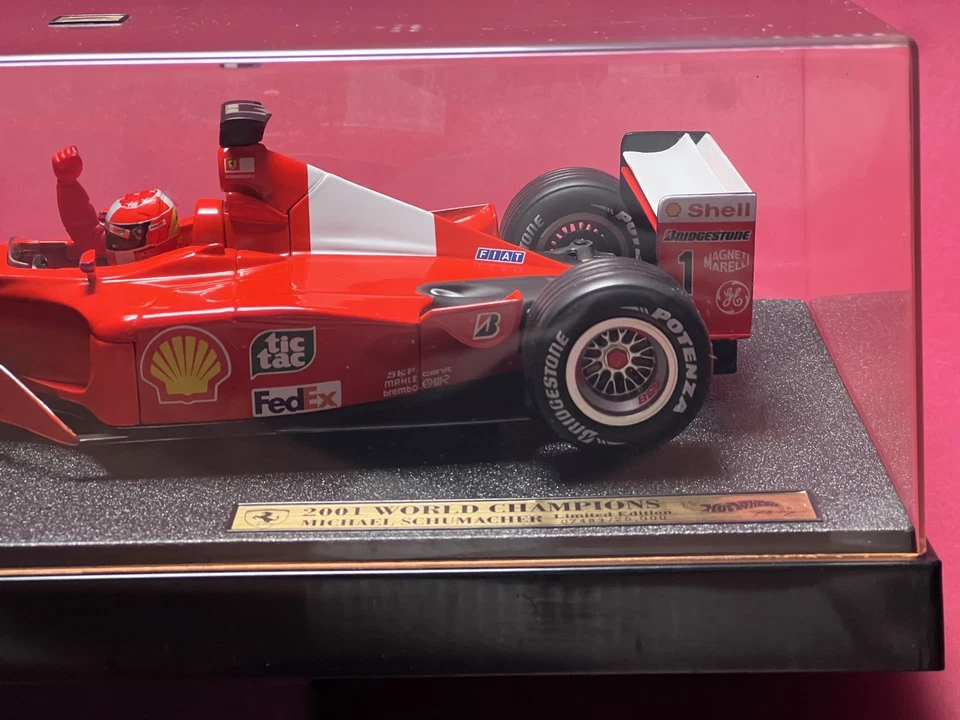 1:18 Hot Wheels Ferrari 2001 WORLD CHAMPION #1 Michael Schumacher 53956 Marlboro - Image 2 of 4