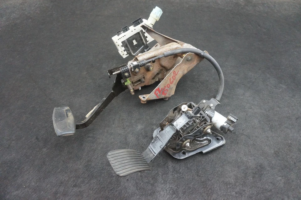 Suporte de pedal de freio acelerador a gás HC3Z9F836D Ford F350 Super Duty Lariat 17-22 - Imagem 2 de 4