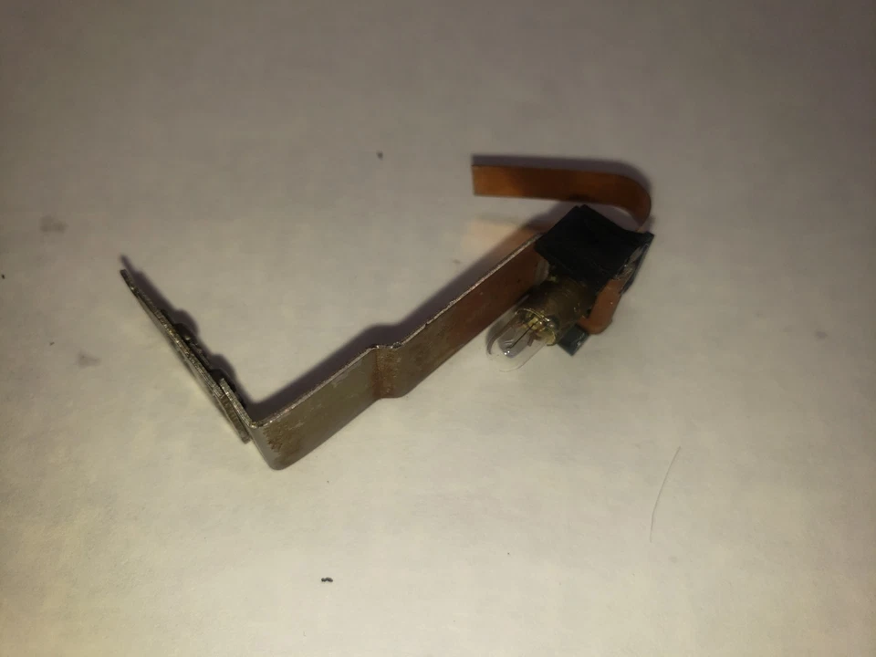 GP35 , Gp38-2 HEADLIGHT ASSEMBLY SET FOR ATHEARN BLUE BOX HO SCALE 90587 , 95010 - Image 4 of 4