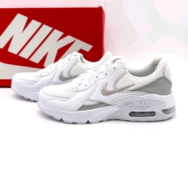 Nike Air Max Excee Women Size 11 White Metallic Platinum Athletic Running Shoes