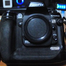 Fujifilm S3 Pro3 DSLR Camera Body Used with Batteries and Free Shipping