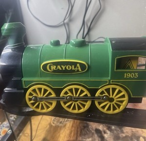 Crayola 1903 Color Line Train Engine Crayon Holder Green Yellow Black Crayons