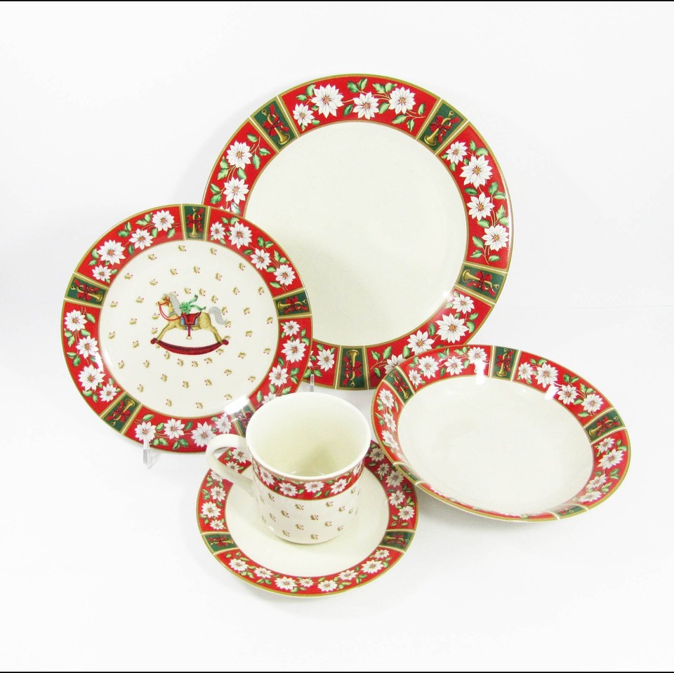 Kobe Charlton Hall Holiday Dinnerware 20 Piece China set Four 5 Place