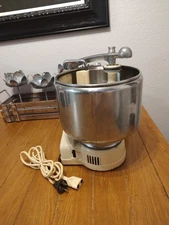 Very rare Vintage 1952 Electrolux Assistent #4 Mixer in good working condition.