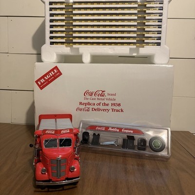 1/24 Danbury Mint Coca Cola 1938 Delivery Truck Diecast Box w/ All Accessories