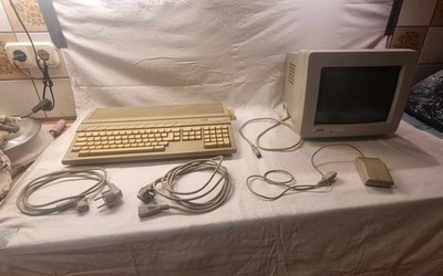 Atari ST 1040 ST , SM 124 Monitor, Expansion Maus