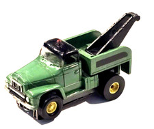 AURORA TJET 1364 INTERNATIONAL WRECKER 1964-72 TOW TRUCK Olive/Blk HO Slot Car