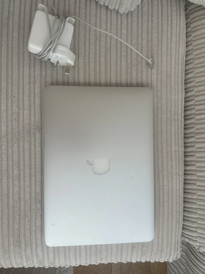 Apple MacBook Pro with Retina display 13" Laptop - ME867B/A (March,2015, Silver), photo 1 of 5