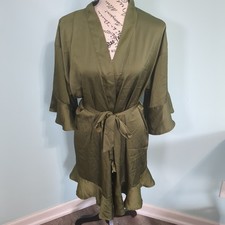 Azazie bridal bridesmaid robe extra small Sage Green Ruffle