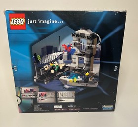 Lego Studios - Spider-Man Action Studio - Set 1376 - 2002 Build complete