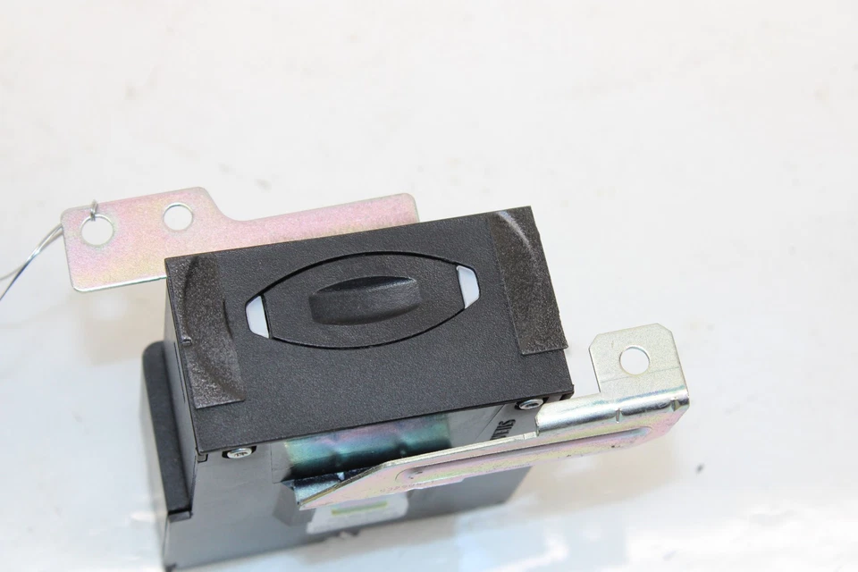 Слот для ключа зажигания для Nissan 370z 2009-2020 годов выпуска 285F51EA0A от оригинального производителя NK90 - Изображение 2 из 4