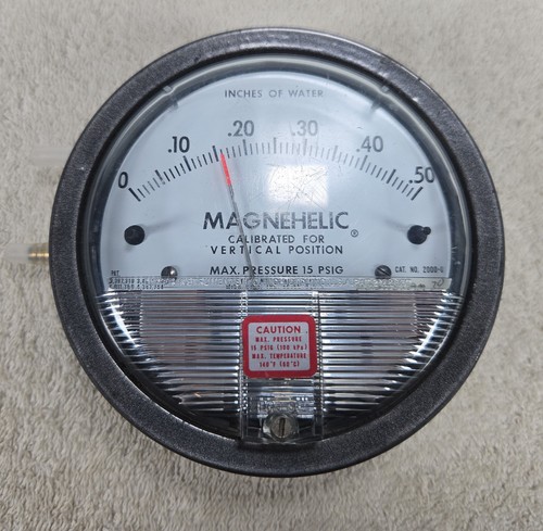 Dwyer Magnehelic, 2000-0, Differential Pressure Gauge 0-0.50 Inch