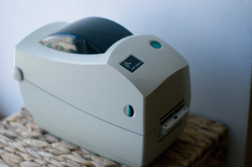 Zebra TLP2824 Thermal Transfer Label Printer + power brick [EU plug] + USB cable - Image 3 of 4