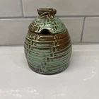 Vtg Frankoma Pottery Prairie Green Beehive HoneyPot & Bee Lid 803 4.5" Tall READ